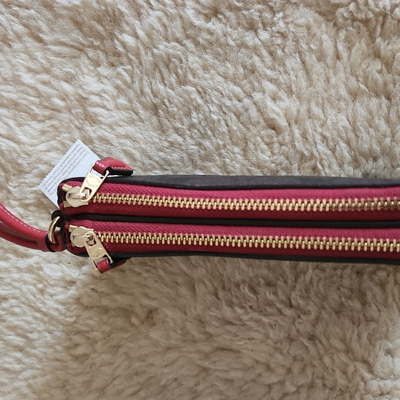 NWT Coach Double Corner Zip Brown/Ruby Signature Wristlet Bag ๐ - Picture 5 of 16